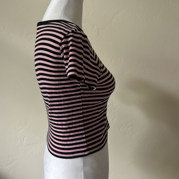Brandy Melville Scoop Neck Tee. OS. Black and pink striped - Picture 4 of 6